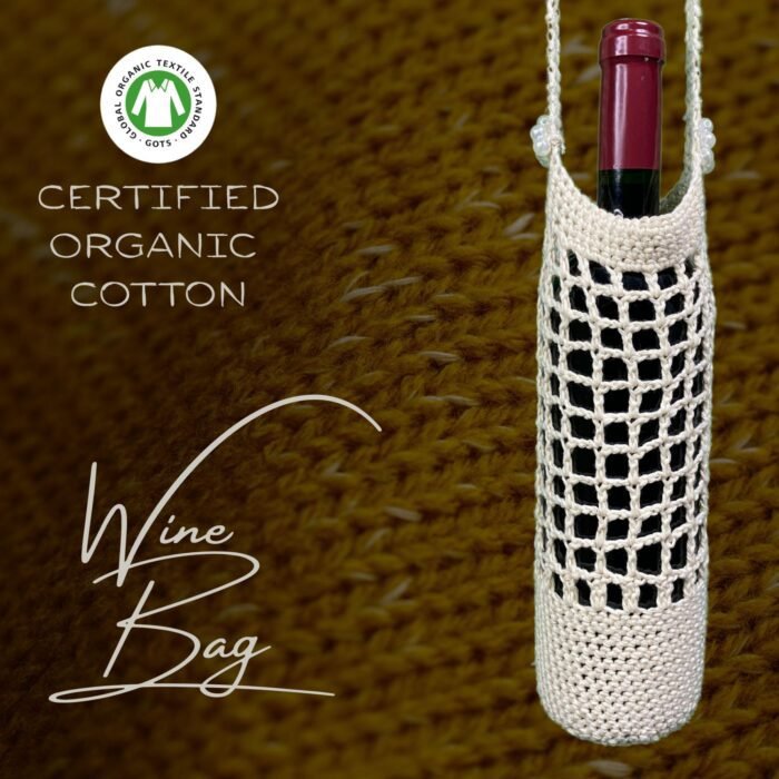 Beige handmade crochet wine bottle bag, crafted from certified organic cotton. Stylish and sustainable design, ideal for wine gifts.